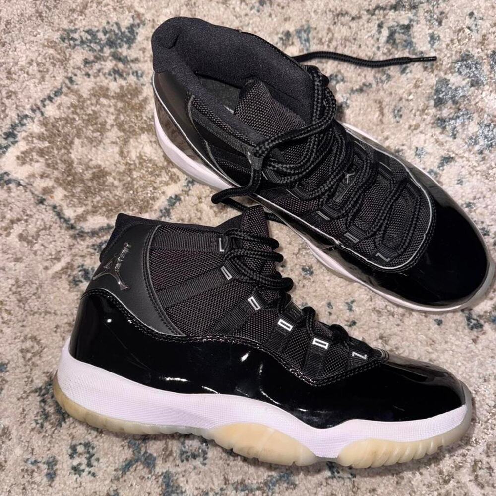 Jordan 11 retro concord black